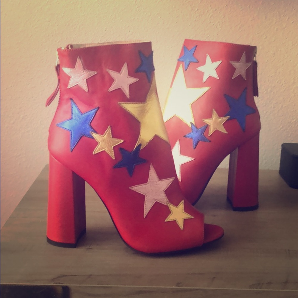 TOMMY HILFIGER ❤️ Leather Metallic Star Ankle Boot